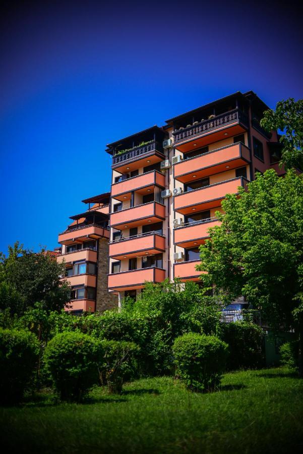 Medius Park Apartment Szandanszki Kültér fotó