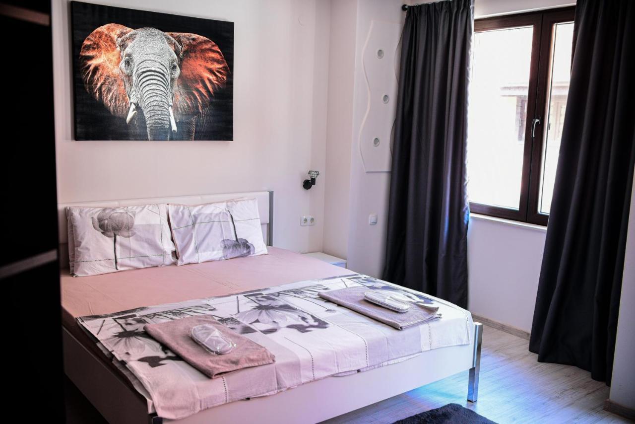 Medius Park Apartment Szandanszki Kültér fotó