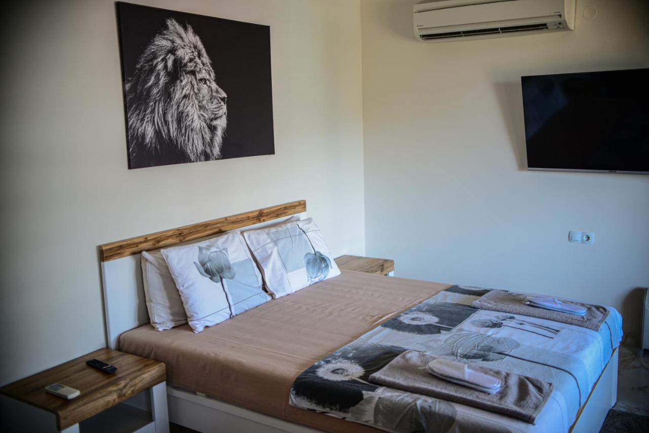 Medius Park Apartment Szandanszki Kültér fotó