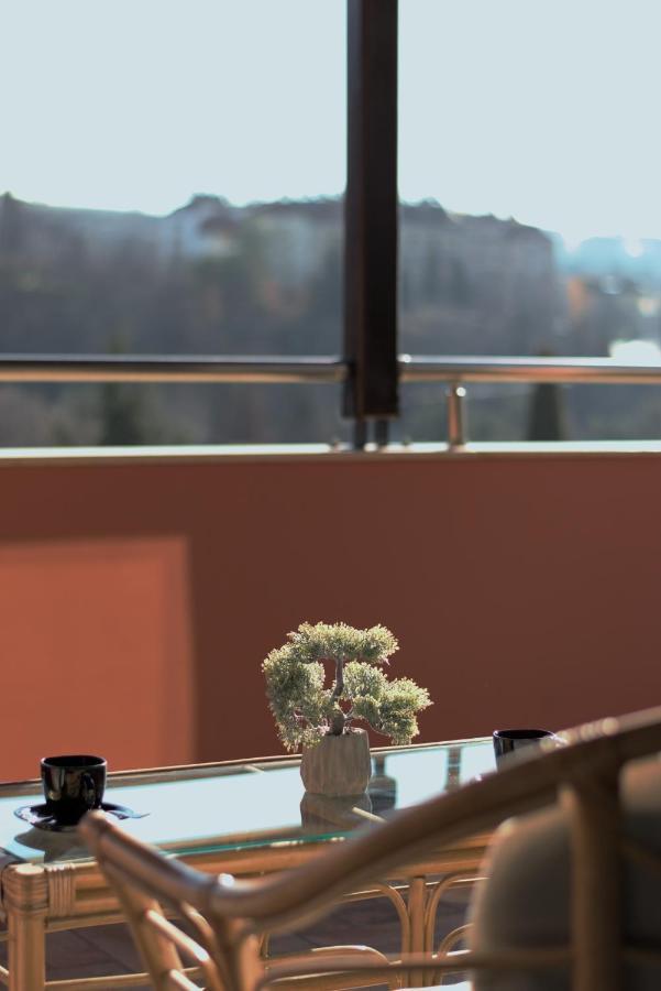 Medius Park Apartment Szandanszki Kültér fotó