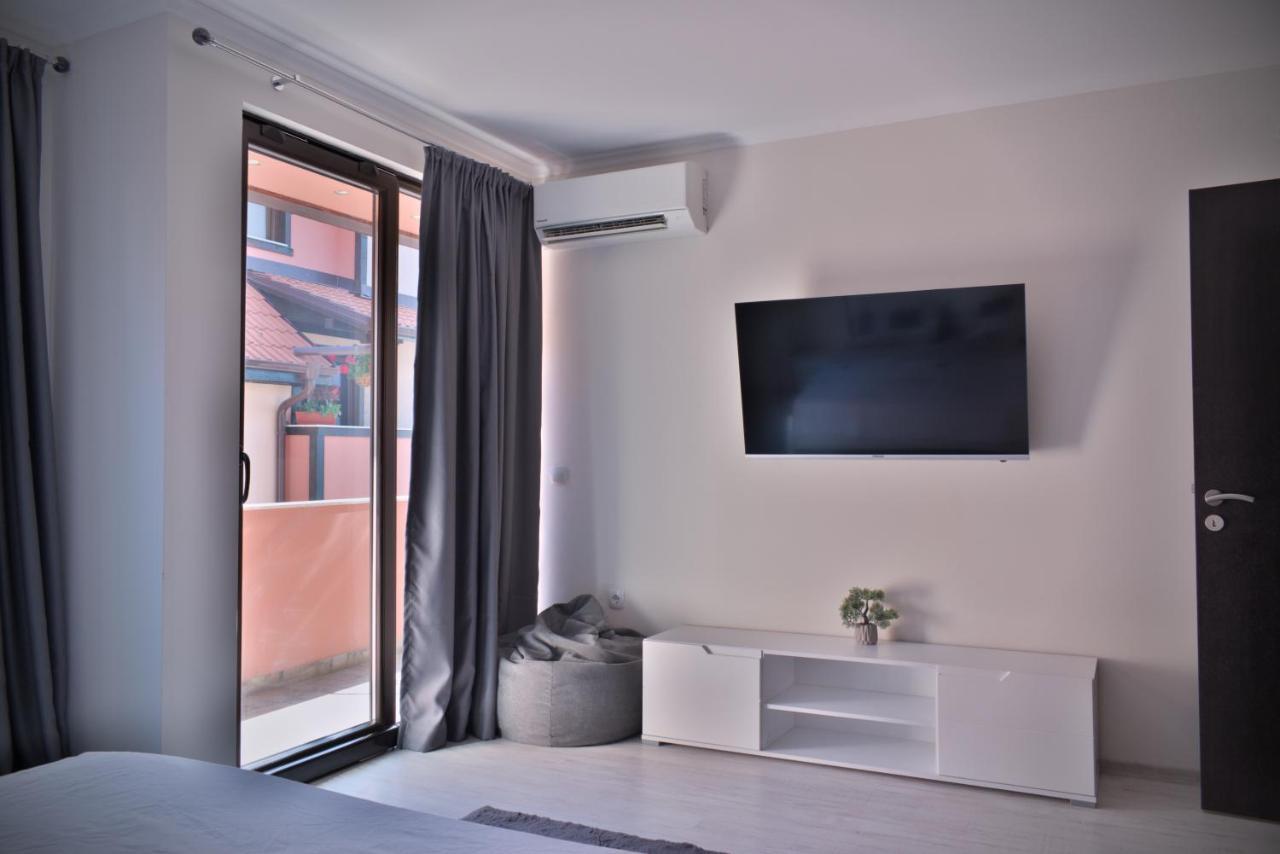 Medius Park Apartment Szandanszki Kültér fotó