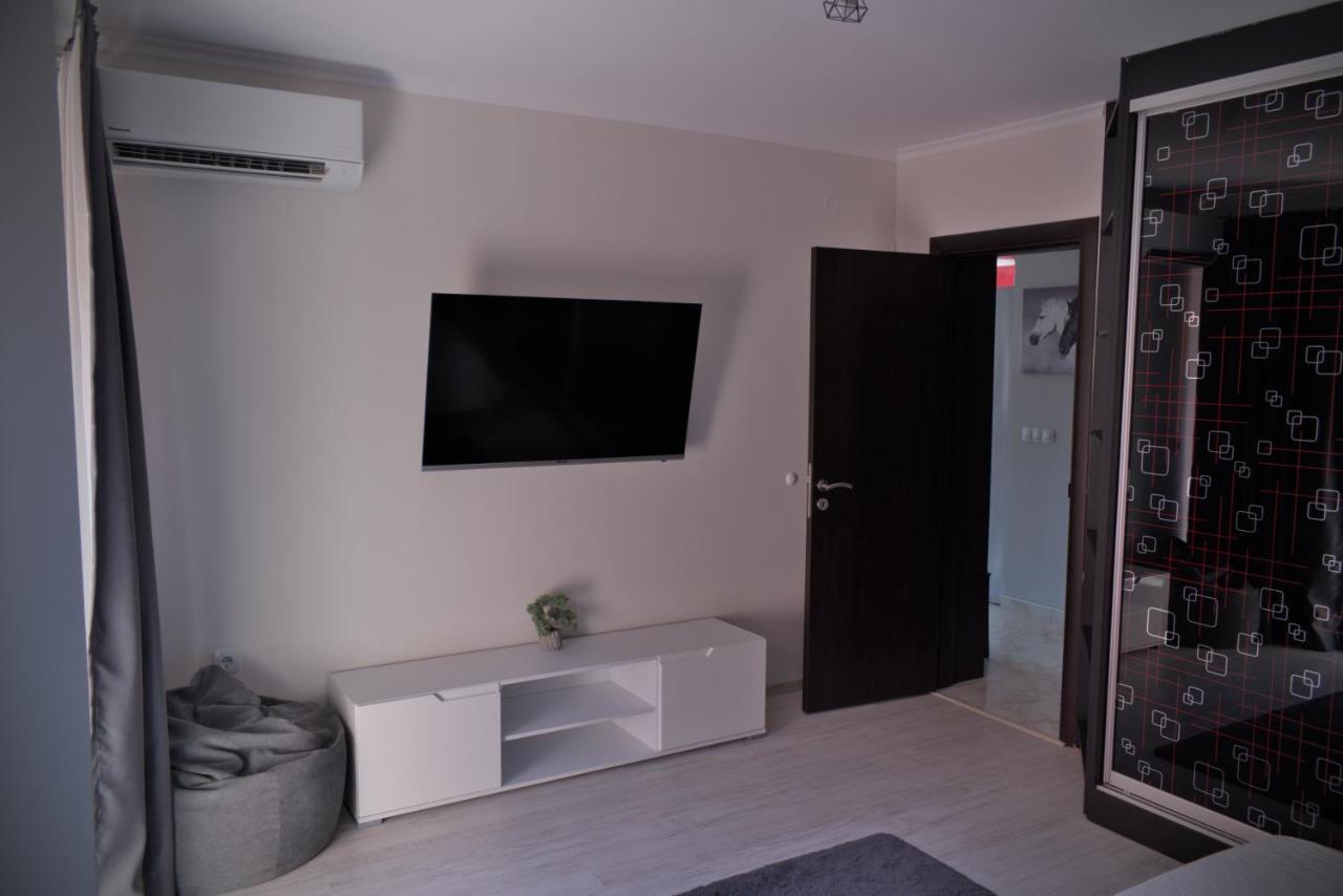 Medius Park Apartment Szandanszki Kültér fotó